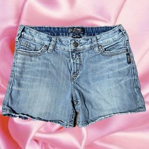Silver Jeans Co Mid Rise Light Wash Women’s Denim Short Shorts Tuesday Size 31